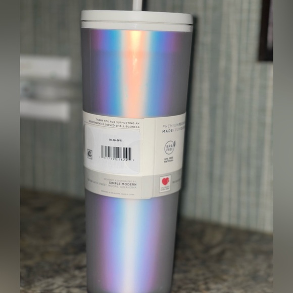 Simply Modern 24oz Reusable Water Bottle - Picture 4 of 4